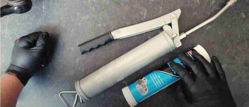 types of grease guns